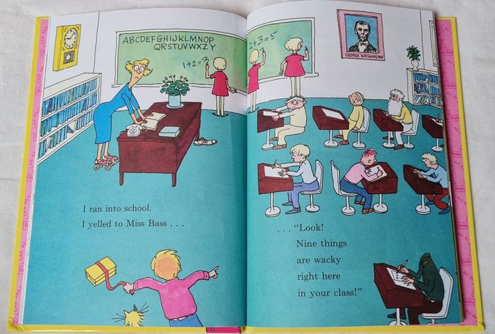 2 livres en anglais The ear book & Wacky wenesday - photo numéro 3