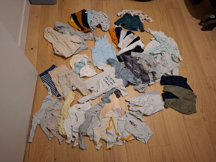 Lot vêtements 1 mois