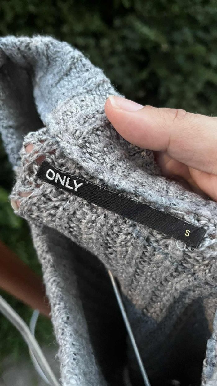 Pull gris - photo numéro 2