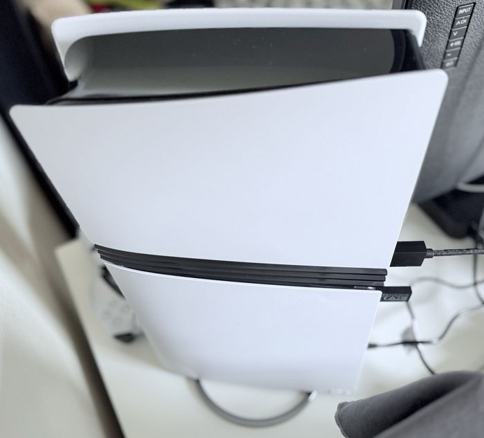 Sony PlayStation 5 Pro 2 To + Manette DualSense Edge + Casque PULSE Elite - photo numéro 2