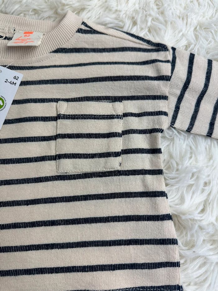 T-shirt manches longues taille 2-4 mois Hema - photo numéro 2