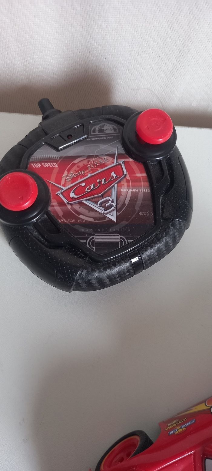 Voiture télécommandée - photo numéro 2