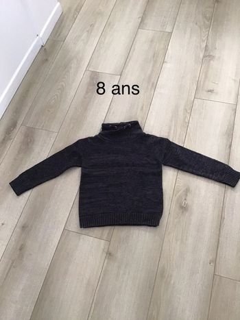 Pull noir/gris 8 ans