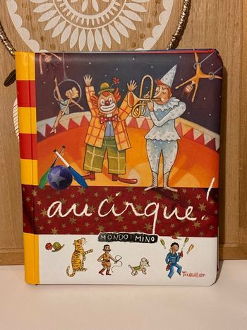 Livre au cirque mondo mino 
