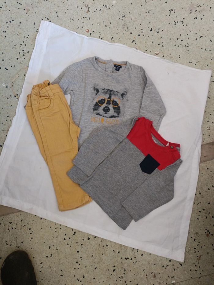 Lot un pantalon jaune moutarde 18 mois Gémo de t-shirt 18 mois manches longues