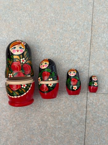 Poupée russe Matriochka - famille de 4