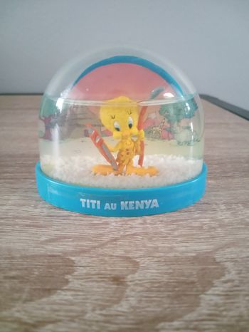 Boule à neige Titi au Kenya