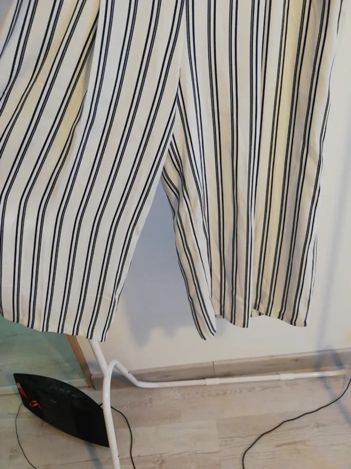Pantacourt fluide et large 123 taille 42 - photo numéro 3