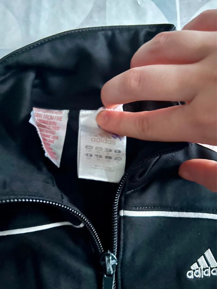Gilet garçon - 8 ans - Adidas- en très bon état - photo numéro 4