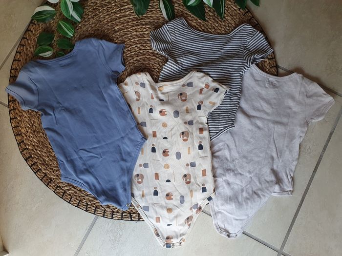 Lot 2 pyjamas et 4 bodies taille 36 mois Vertbaudet - photo numéro 8