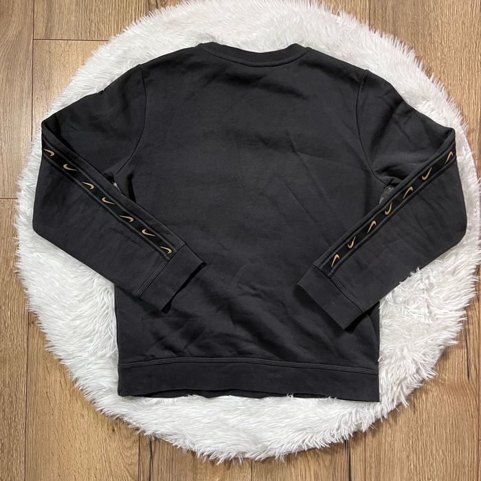 Pull Nike taille 12 ans - photo numéro 3