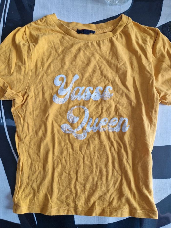 Tee shirt taille xs moutarde jennyfer