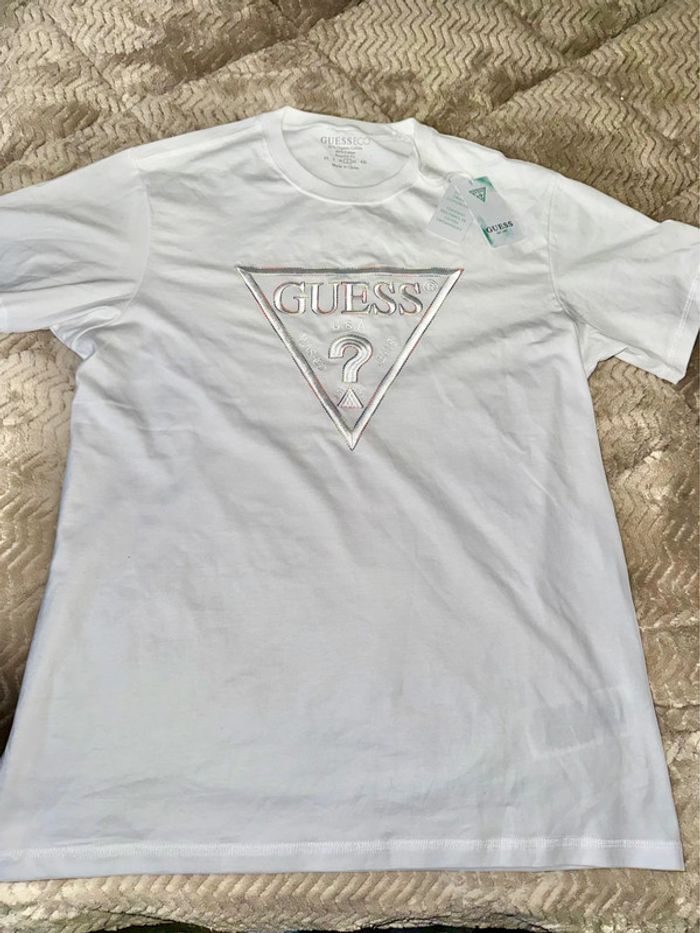 T-shirt GUESS blanc taille L – NEUF avec étiquette