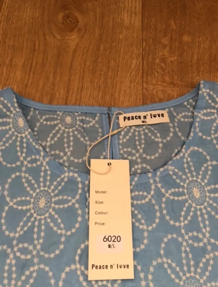 T shirt top bleu fleur blanc brodé - photo numéro 4