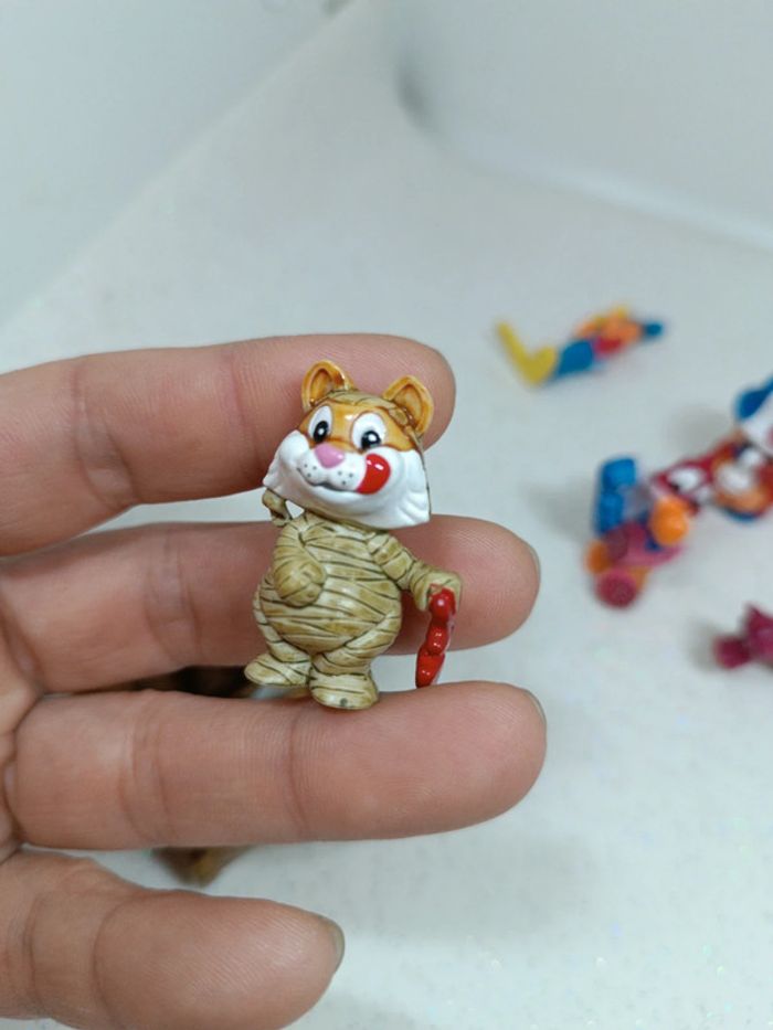 miniature small petit Kinder Ferrero egyptochat vautour saucisson souris sportive foot 6 oscar - photo numéro 4