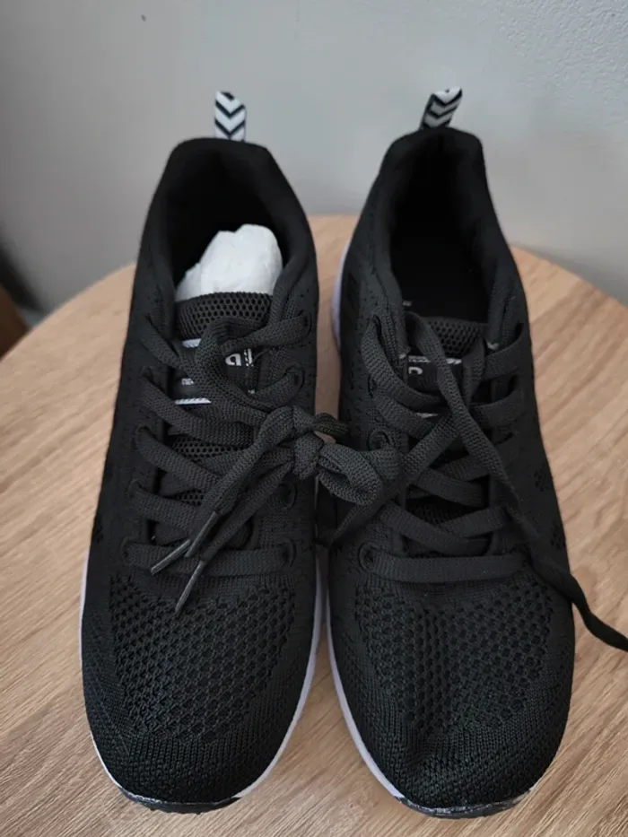 Basket de course légère t36 neuve - photo numéro 2