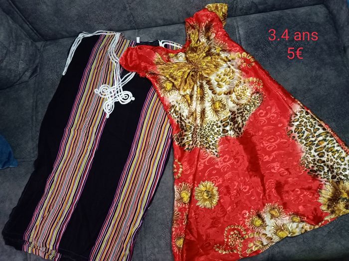 Lot de vêtements fille de 2.3.4 ans - photo numéro 10