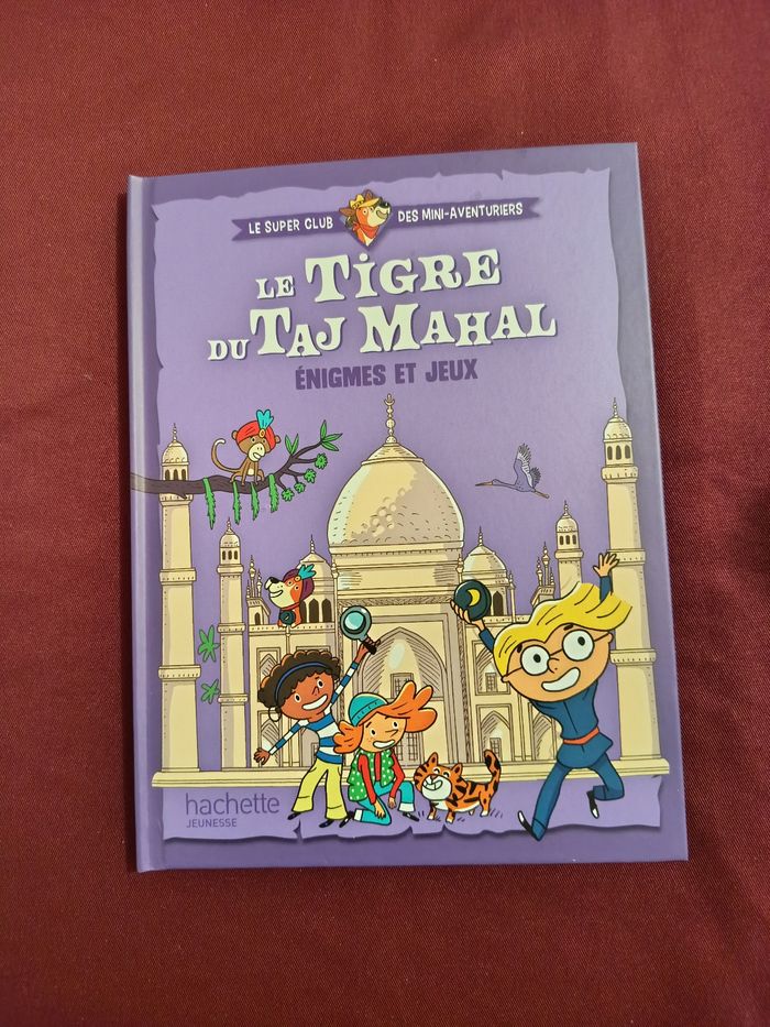 Livre hachette " le tigre du Taj Mahal "