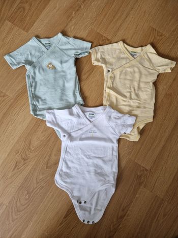 Lot 3 bodies 12 mois