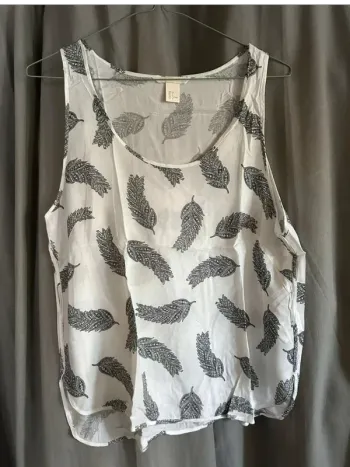 Débardeur  H&M, en  parfait état  taille  S