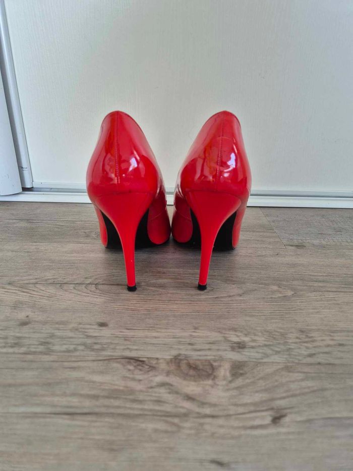 Escarpins vernis rouge - photo numéro 4