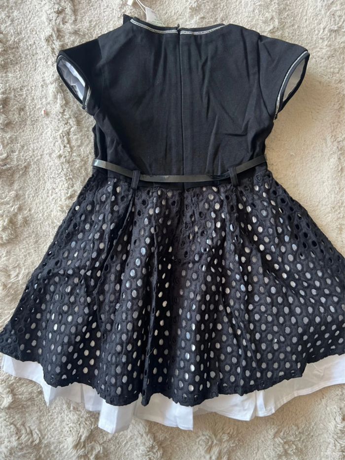 Magnifique robe doublée fille avec ceinture 4 ans - photo numéro 4