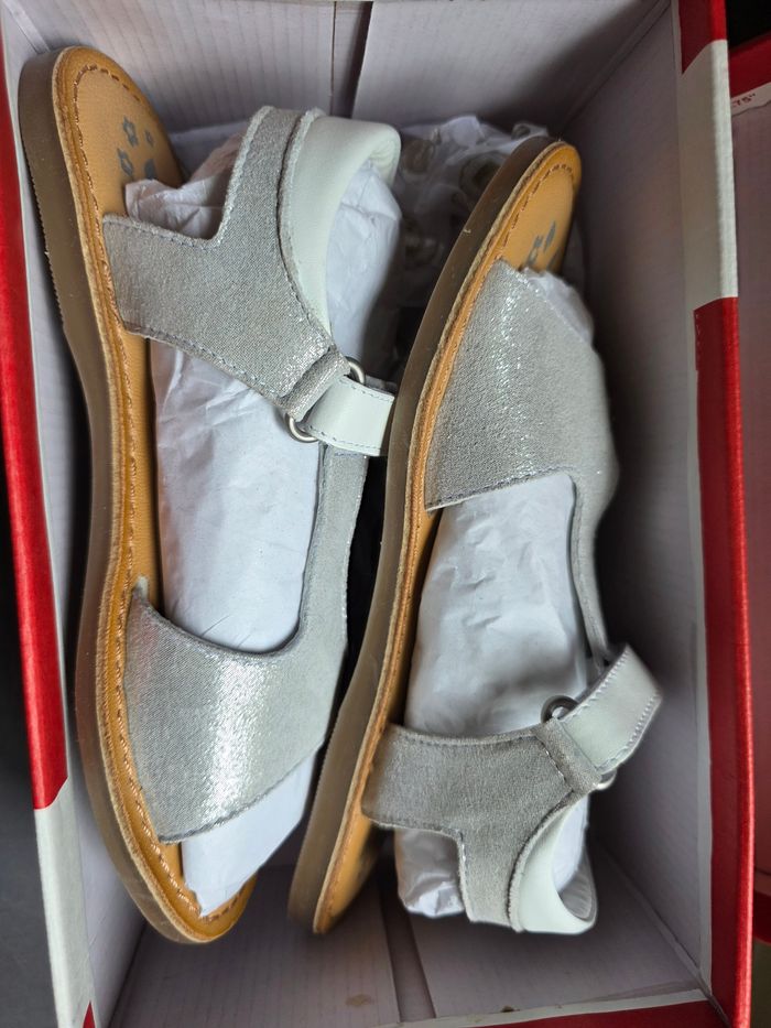 Sandale kickers neuf pointure 32 - photo numéro 6