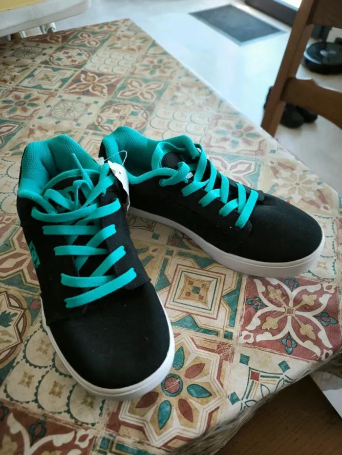 Chaussures DC neuves
