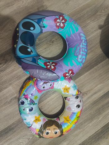 Lot de 2 bouées enfant – motifs Disney Stitch & animaux colorés