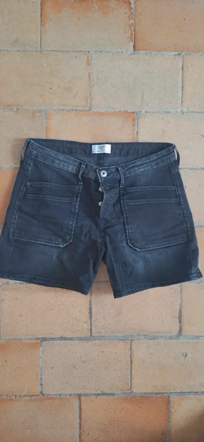 🖤 Short Madrague – Le Temps des Cerises – Jean noir – Taille 29 – Très bon état