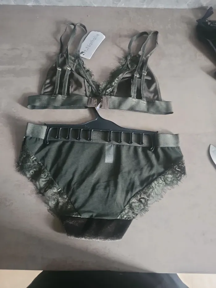 Soutien gorge et culotte taille s - photo numéro 4