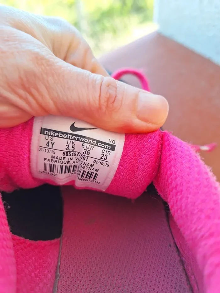 Baskets Nike Fille 36 noires et fushias - photo numéro 5