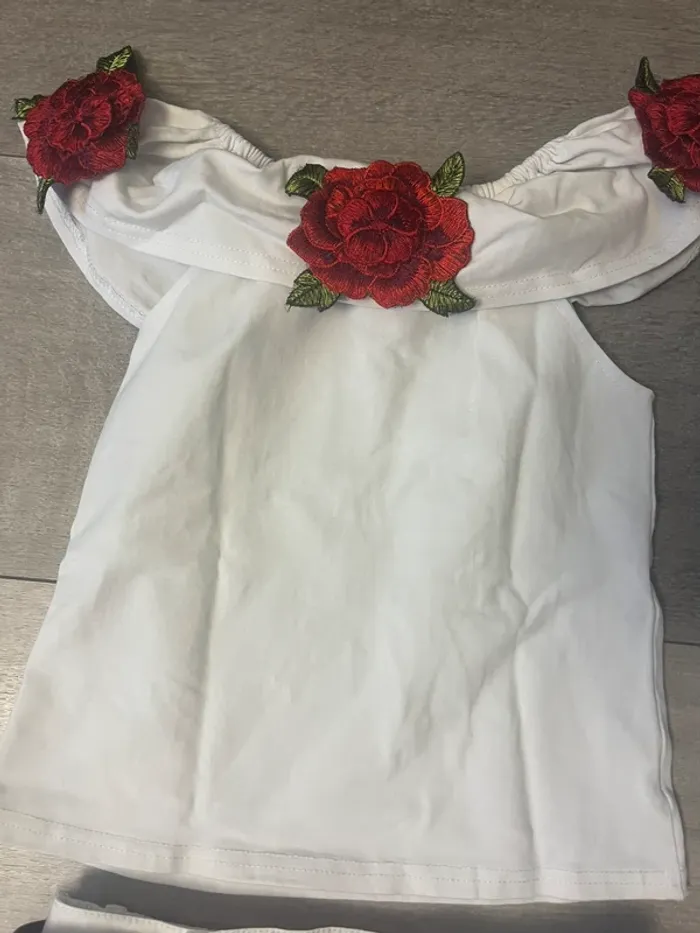 Ensemble lot vêtement fille tenue blanche short t-shirt 6 ans - photo numéro 3