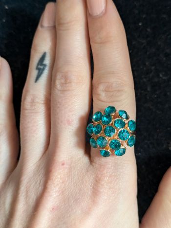 Bague a strass bleus
