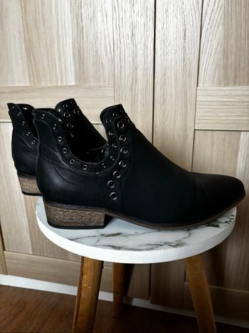 Bottines noires œillets GEMO t.39