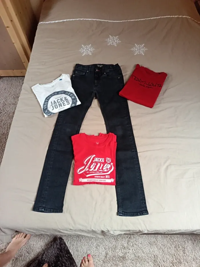 Lot garçon taille 12 ans jean et t-shirt ML Teddy Smith et 2 t-shirts Jack & Jones