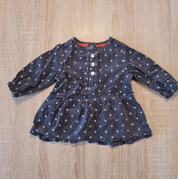 Robe étoiles Gémo taille 1 mois - photo numéro 2