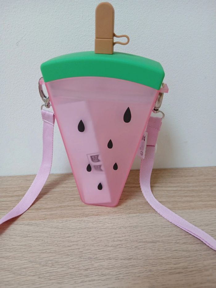 Gourde pastèque 🍉 Claire's avec sangle neuve - photo numéro 2