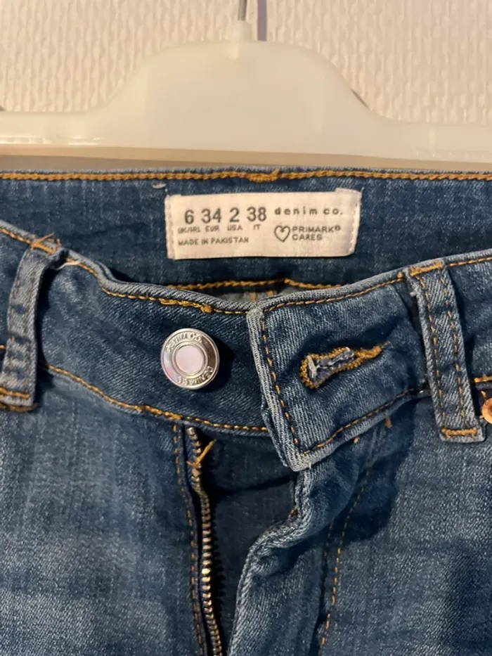 Jeans à trous - photo numéro 3