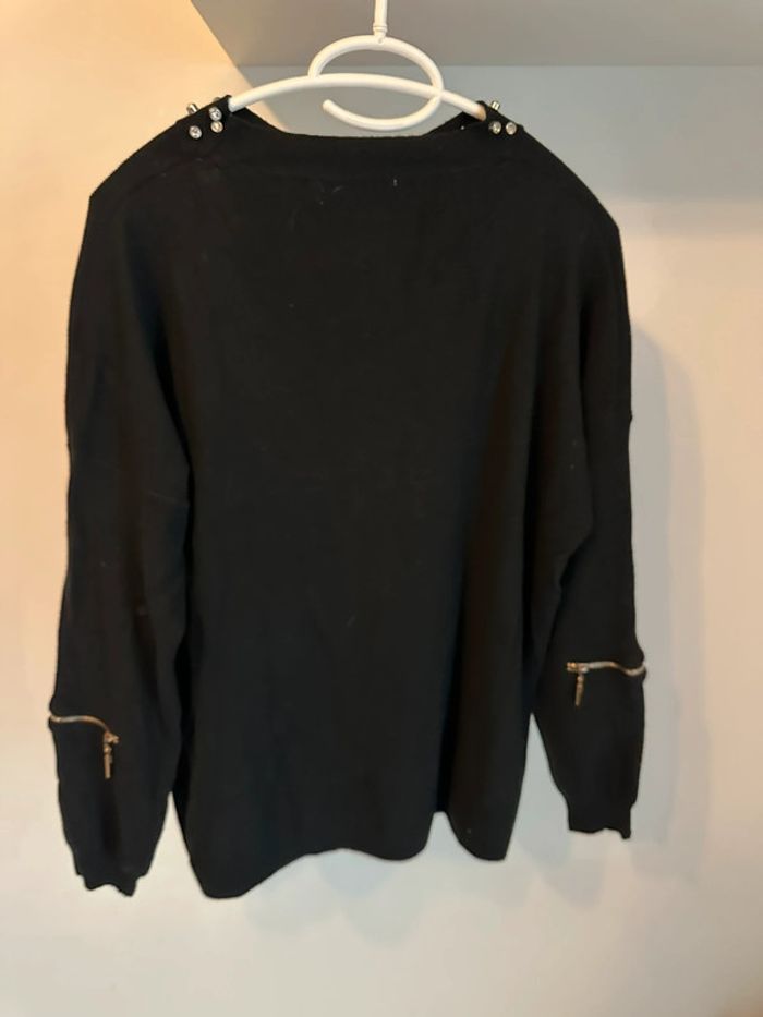 Pull noir en col V pour femme taille S/M - photo numéro 5