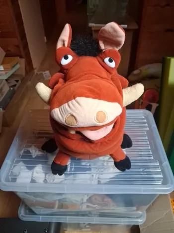 Grosse peluche pumba