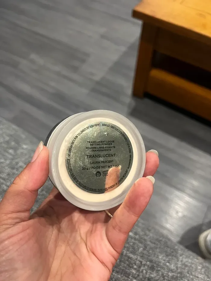 Poudre matifiante translucent loose setting powder Laura mercier - photo numéro 2