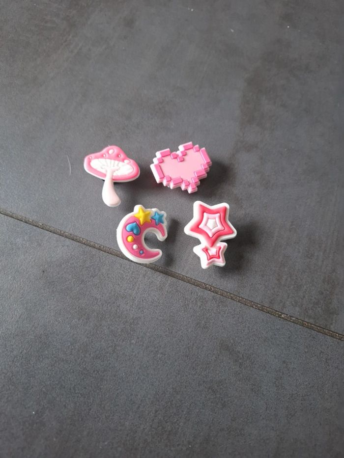 Lot de 4 breloques pour Crocs neuves