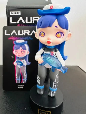 Vintage 2011 Figurine de collection Time Cop – Laura Cyberpunk (ToyCity)