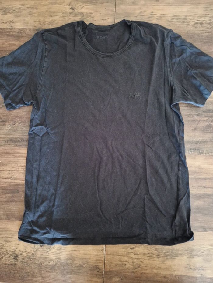 Tshirt hugo boss L - photo numéro 2