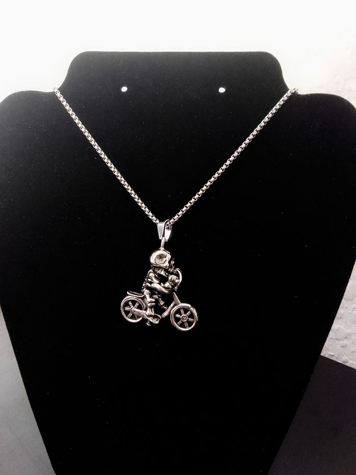 Chaîne + pendentif skull - photo numéro 3