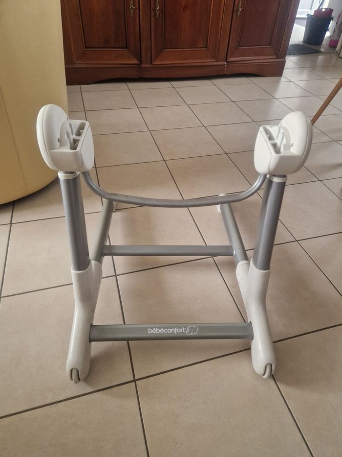 Pied keyo de bébé confort