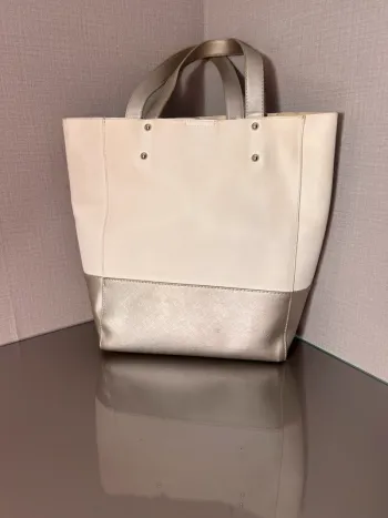 Sac blanc et argent simili