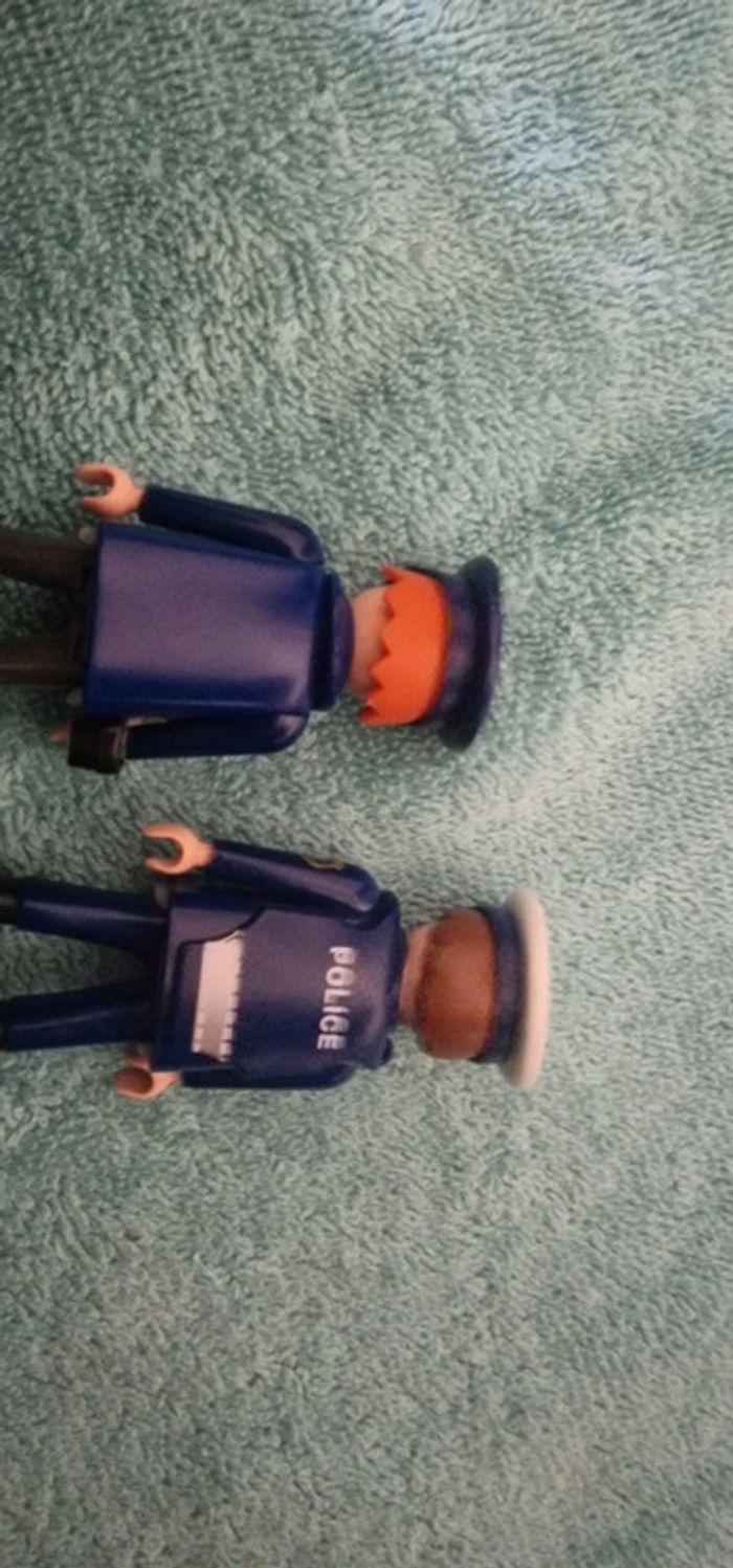 Playmobil 4023 Fourgon Equipé et Policiers - photo numéro 15