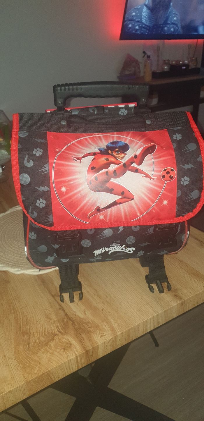 Cartable miraculous - photo numéro 2